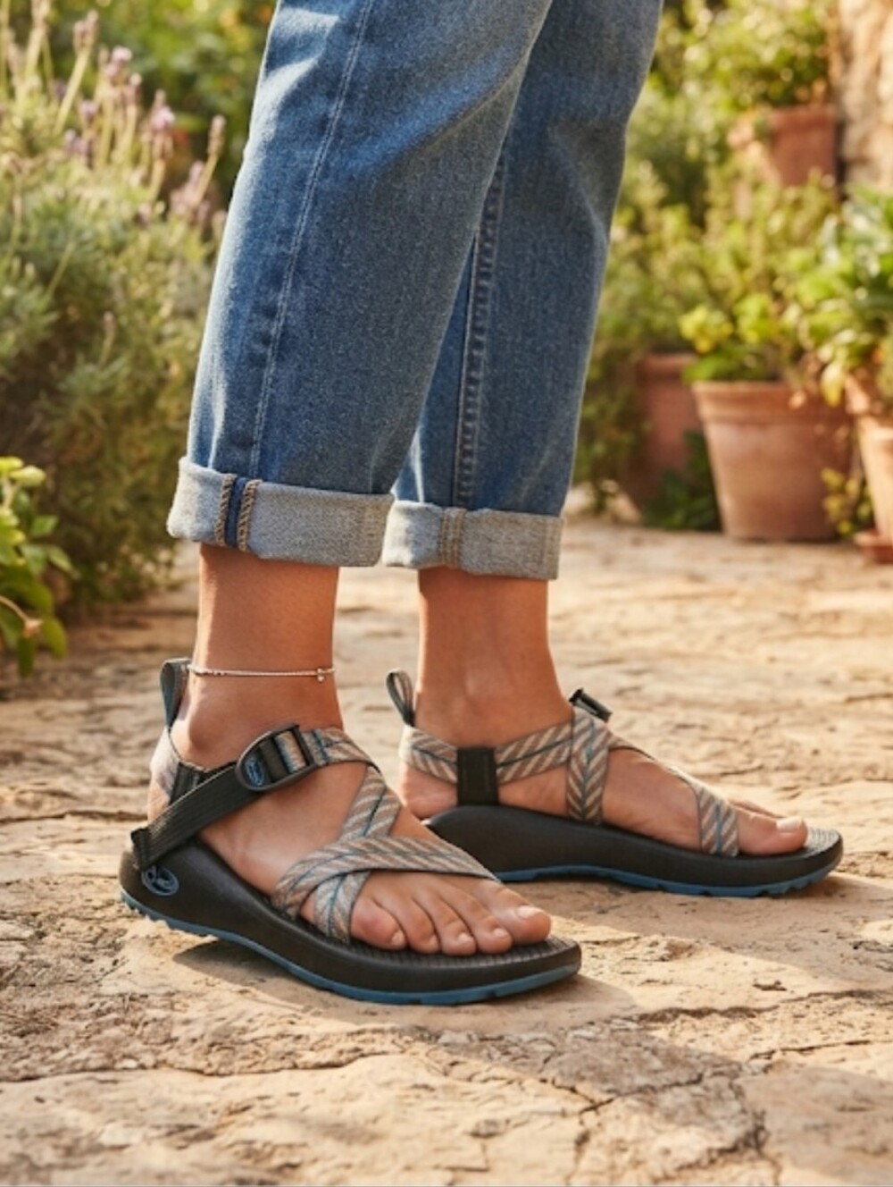 Chaco Women Outdoor Hiking Comfort Sandals shoes sz 6